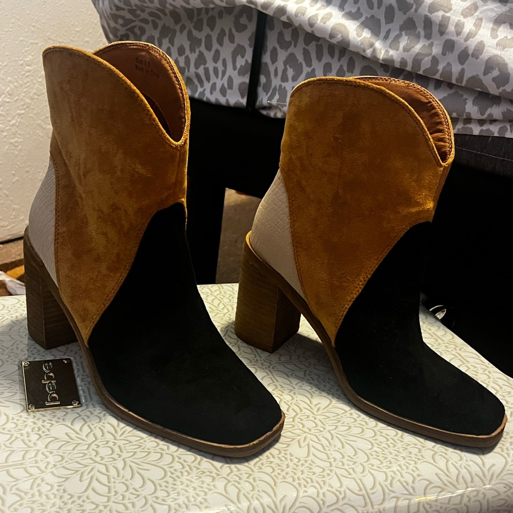 Ccocci Women's Kendall Tri-tone Ankle Boot